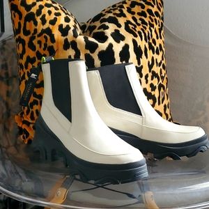 Women's Sorel Chelsea Waterproof Boots sz 9.5
